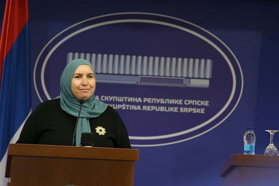 Begija Smajić, poslanik u NSRS-u, poručila političarima u Republici Srpskoj: Skinite teret sa pleća svog naroda